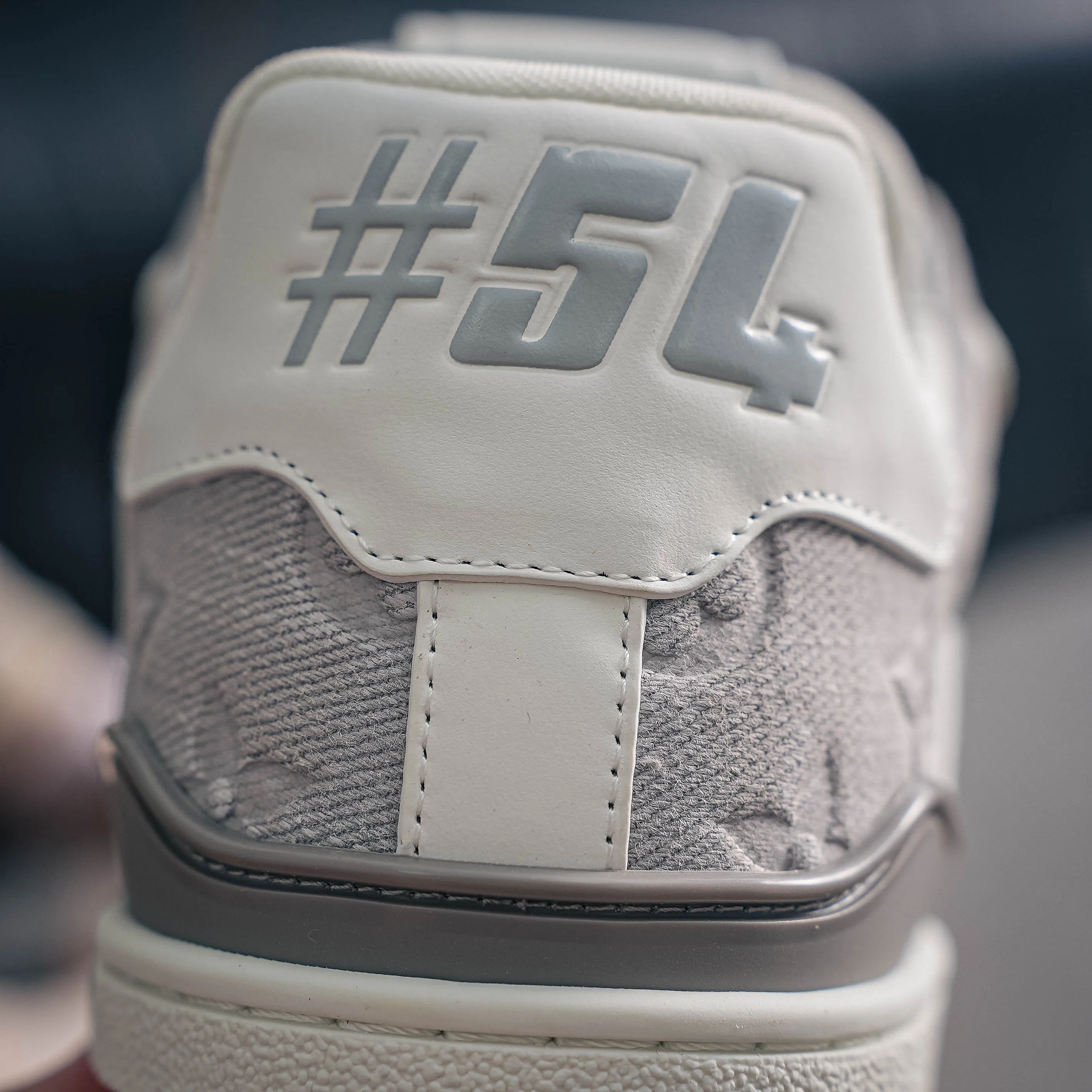 # LV- - trainer 2026 New Arrival 1：1 ！！ Shoes Cowhide Leather ， LOGO ， Breathable ， 。